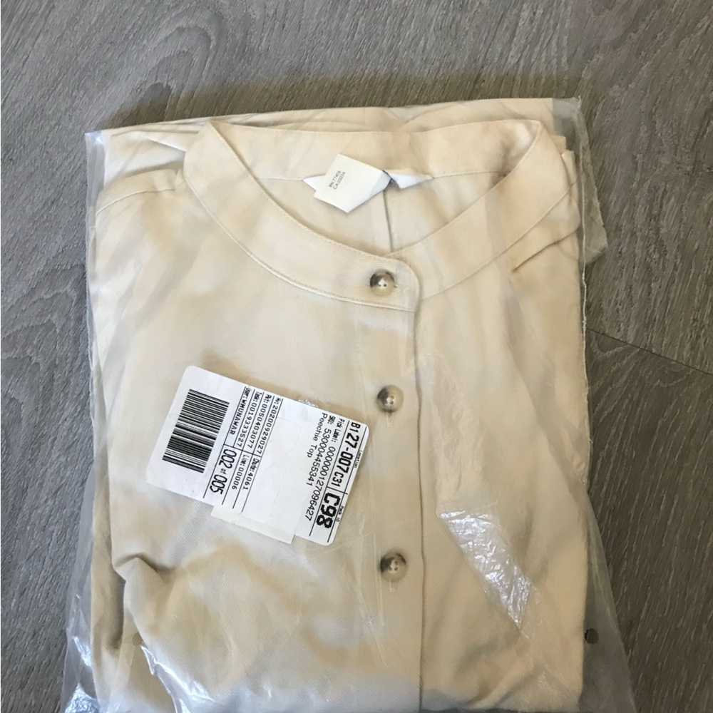 Club Monaco NWT Ivory Button Blouse Size 2 Minimalist Career Office Top